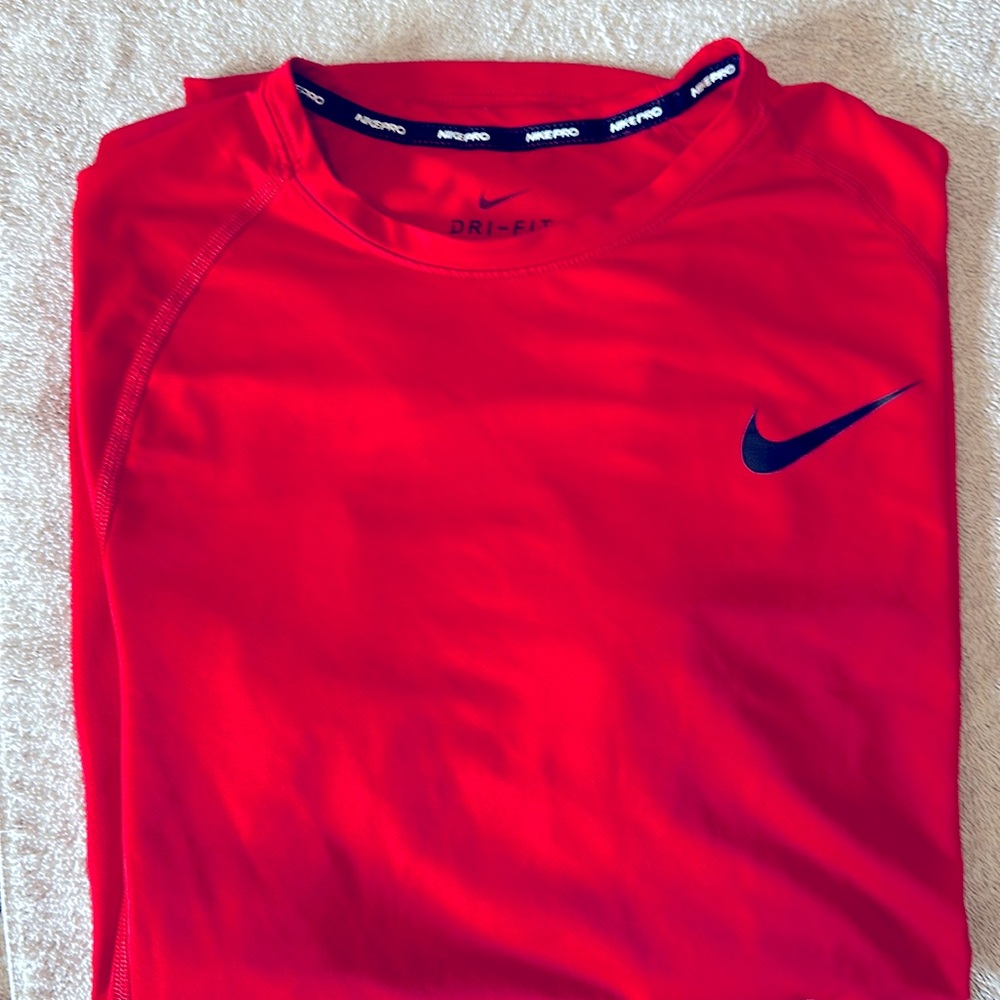 Nike slim fit dry fit short sleeves tshirt mens M